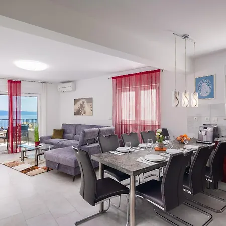 Il Mar - New With Garage